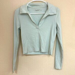 Abercrombie & Fitch womans long sleeve crop top size M
